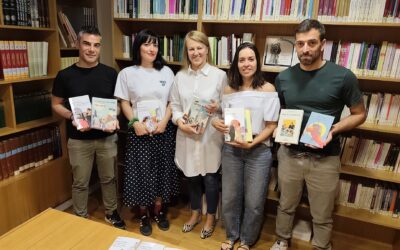Lara Lars ten xa o seu propio recuncho na biblioteca municipal